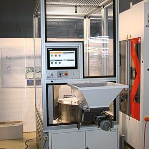 Basierend auf der Omron-Technologie kann das Design der universellen Roboterzellen immer wieder verwendet werden.