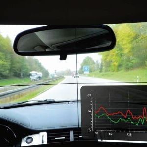 Schall gegen Schall: Das Road-Noise-Cancellation-System von Harman macht unerwünschten Fahrgeräuschen den Garaus.