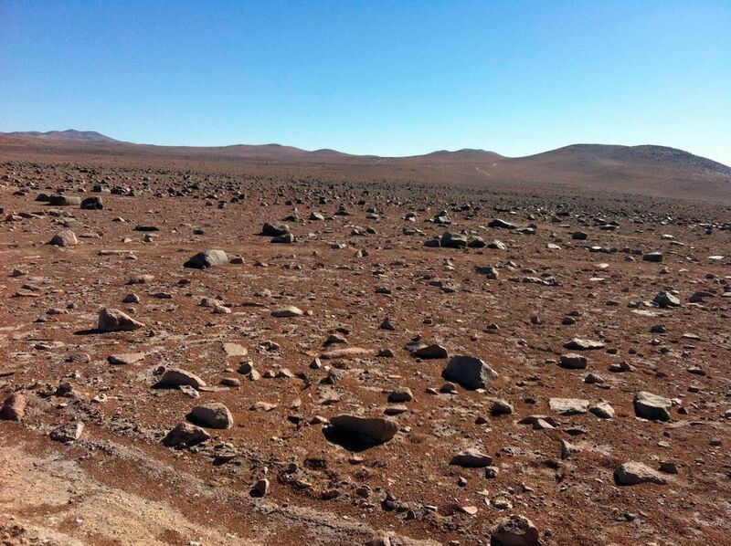Feldforschung in Chile - Marsähnliche Landschaft in der chilenischen Atacama-Wüste, nahe der Probenentnahmestelle Yungay. (© TU Berlin / Atacama-Project)