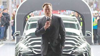 Am Wochenende hat Elon Musk die sprichwörtliche Katze aus dem Sack gelassen. Er kündigte die Vorstellung des sogenannten Robotaxis für den 8. August 2024 an. Ob dabei laserbasierte Radarsysteme eine Rolle spielen, bleibt weiterhin unklar. Der Aktie tat die Nachricht aber gut ... (Bild: Tesla)