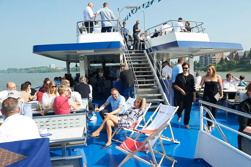 Mit dem Schiff ging es auf 2,5-stündige Fahrt auf dem Rhein.  (Trend Micro Deutschland GmbH)