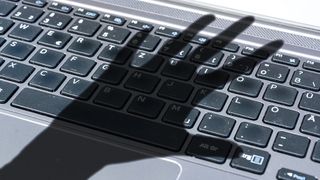 IT-Sicherheitsexperten müssen mehr tun, um das Personal über Bedrohungen im IT-Umfeld – die auch von Schatten-IT ausgeht – aufzuklären.  (Bild: ©Calado - stock.adobe.com)