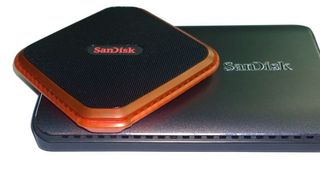 Im Hands-on-Test: Die externen SSDs Sandisk Extreme 900 (unten) und Extreme 510 (oben). (Vogel IT-Medien)