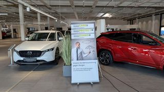 Die Mehrmarken-Handelsgruppe BOB Automotive hat mit Smart-Care eine Kombination aus Eigengarantie, Service-Flatrate, flexibler Finanzierung und einer digitalen Abwicklung geschaffen.  (Bild: Rosenow – VCG)