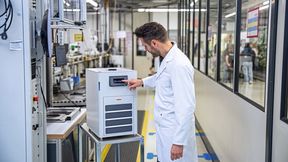 Valegro-Umlaufkühler mit OLED-Touch-Display für eine intuitive Menüführung. (Bild: Julabo GmbH)