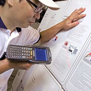 In der Kontraktlogistik lauern eine Menge Fallstricke. Die Vertragspartner sollten Leistung und Vertragstyp genau prüfen.