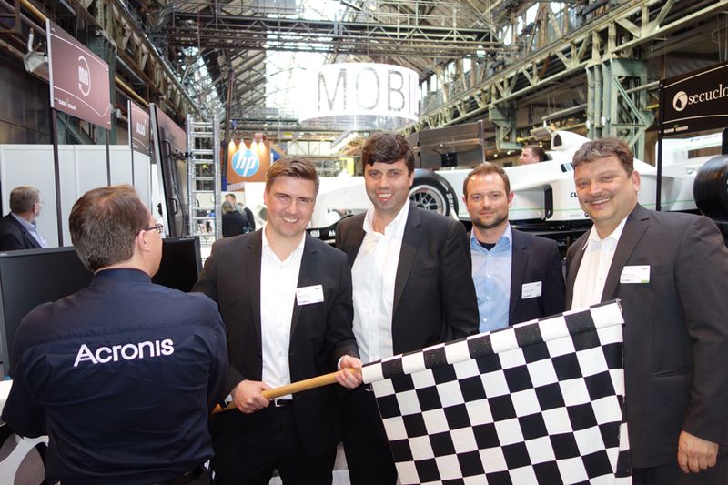 Erfolgreicher Zieleinlauf bei (v. l. ): Michael Braun und, Markus Fritz, Acronis, Sascha Viro, ALSO, Christian Schuster, Acronis, und Markus Vogt, ALSO  (Bild: IT-BUSINESS)