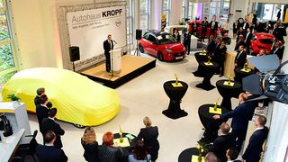 Für die Opel-Palette sind 450 Quadratmeter reserviert. (Foto: Kropf)