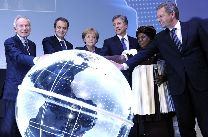 Zumindest einen Hauch von Einigkeit vermittelte der gemeinsame Start der CeBIT 2010 dann doch noch. (Archiv: Vogel Business Media)