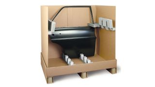 Empfindliche Waren lassen sich beim Versand mit dem Polstersystem „formcut Plus“ stabil fixieren und schützen. (Romwell)