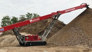 Die Modelle der neuen Baureihe der raupenmobilen Förderbänder erlauben das kontinuierliche Aufhalden von Schüttgütern aller Art. (Bild: Moerschen)