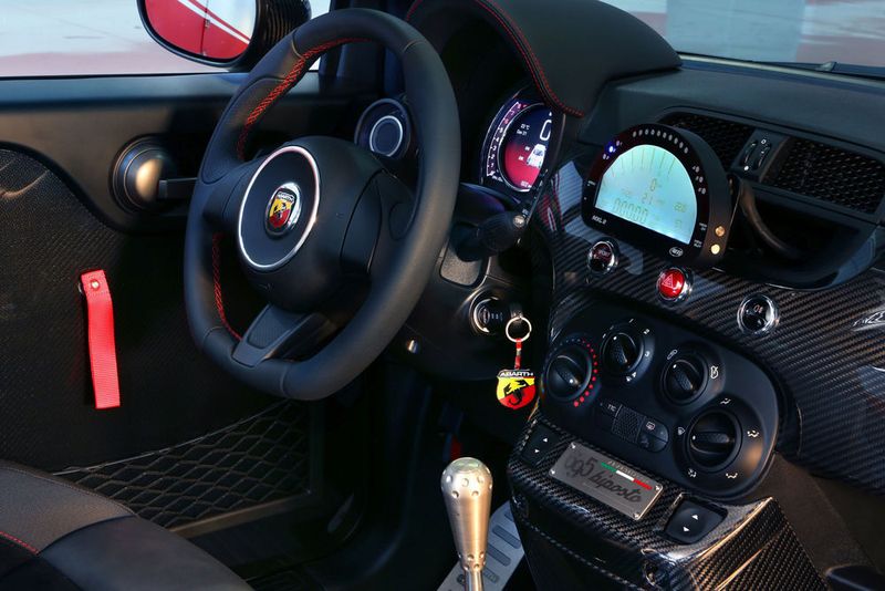 Knapp 40.000 Euro werden für den Biposto fällig. (Fiat)