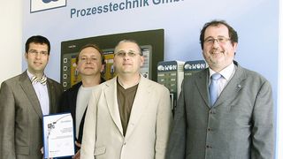 Freuen sich auf die partnerschaftliche Zusammenarbeit (v.l.n.r.): Robert R. Wachendorff, Geschäftsführer, Wachendorff Prozesstechnik, Günther Klein, Geschäftsführer ATEGA, Bernd Meyer, Geschäftsführer ATEGA und Bernd Rottorf, Vertriebsleiter Systeme-Süd, Wachendorff Prozesstechnik. (Archiv: Vogel Business Media)