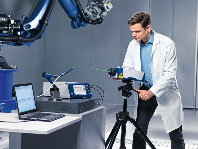 Vibroflex Xtra analysiert Schwingungen selbst im Ultraschallbereich und bei hohen Schwinggeschwindigkeiten bis 30 m/s – beispielsweise in der Medizintechnik. (Polytec)