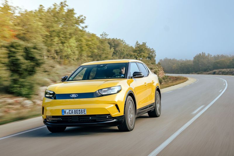 Das neue Crossover-Coupé Ford Capri kommt mit großem Akku 627 Kilometer weit. (Bild: Ford)