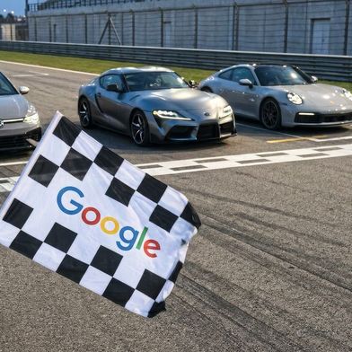 Verschiedene Dienstleister bieten Händlern Unterstützung, um schnell mit den Vehicle Ads von Google zu starten. (Bild: Gemini / KI-generiert)