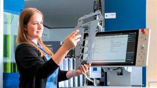 Trumpf bringt im Rahmen des Blechexpo-Auftritts für die Blechfertigung auch Innovatives aus dem Sektor Automatisierung und Digitalisierung. Die Exponate sollen zwar klein aber oho sein, verspricht der Aussteller. (M. Stollberg / Trumpf)