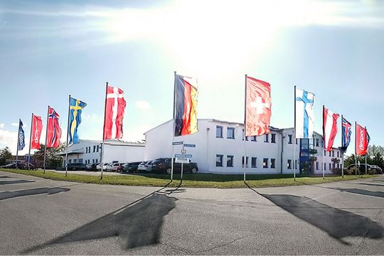 Der in Ebensfeld beheimatete Distributor Systeam baut mit den Monitoren und Notebooks von LG IT Solutions sein IT-Portfolio jenseits der Druckersparte weiter aus.   (Bild:  Systeam)