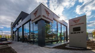 Die PIA setzt in München verstärkt auf Cupra. Dazu wurde der bisherige Seat-Standort am Frankfurter Ring auf die CI von Cupra umgerüstet. (VGRD)