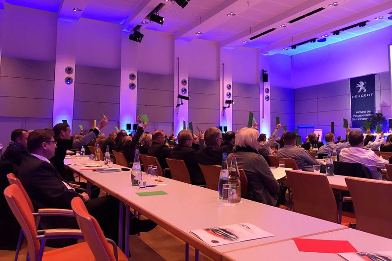 Während wichtiger Abstimmungen waren nur 56 stimmberechtige Partner anwesend. (Bild: VPPD)