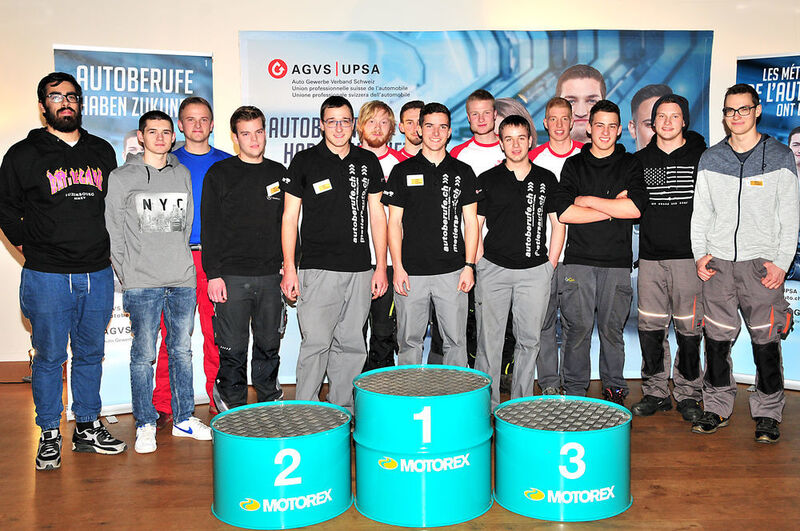 14 Kfz-Mechatroniker aus der Schweiz, Deutschland, Österreich, Luxemburg und Südtirol traten in Bern beim Euro-Cup an. (Schmidt)