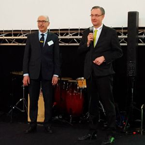 Die beiden ELN-Geschäftsführer Walter Schiel (li.) und Uwe Buchmann begrüßen die Teilnehmer der ELN-Händlertagung im Maritim-Hotel in Stuttgart.