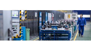 In der Warmumformung produziert Benteler beispielsweise Strukturbauteile für Fahrgastzellen. Eine KI unterstützt Mitarbeiter künftig bei der Entscheidung, welche Produkte in eine zusätzliche Qualitätsprüfung müssen. (Bild: www.jenserbeck.de)