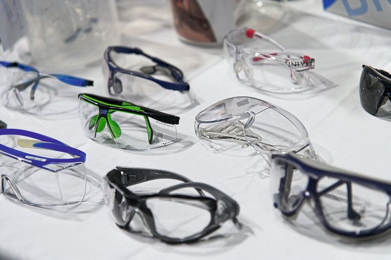 LAB-SUPPLY steht für Laborbedarf – und so durften auch die diversen Laborprodukte und Geräte nicht fehlen. Von persönlicher Schutzausrüstung ...    Mehr Infos zu den kommenden LAB-SUPPLY-Messen finden Sie auf www.lab-supply.info (Bild: Stefan Stark)