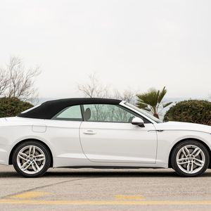 (Audi)
