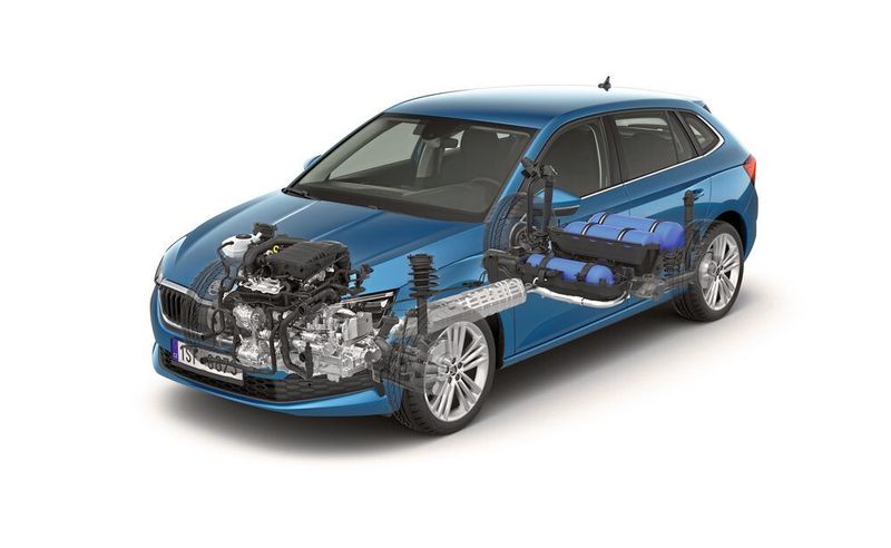 Im Erdgasmodell sind drei Gastanks verbaut, die 13,8 Kilogramm Erdgas (CNG) fassen. Zu Sicherheit gibt es auch noch einen 9-Liter-Tank für Benzin. (Skoda)