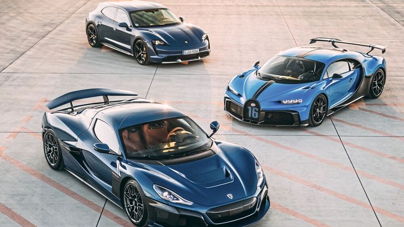 Ende der Hypercar-Dreifaltigkeit unter dem Dach des Volkswagenkonzerns: Rimac Nevera (vorne), Bugatti Chiron (Mitte) und Porsche Panamera.(Bild:  Porsche)