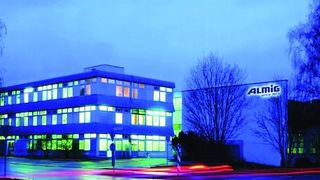 Über dem Werksgelände in Köngen steht nun der Name Almig. Wegen einer Entscheidung der Kartellbehörde hat das frühere Alup-Management große Teile des Unternehmens gekauft und umbenannt.Bild: Almig (Archiv: Vogel Business Media)