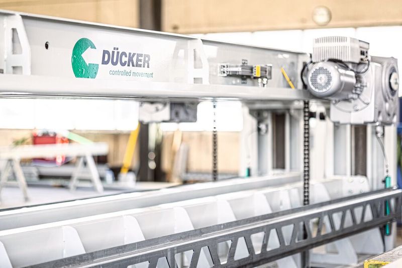 Platz 3: Der Förderanlagenbauer Dücker Group erzielte zuletzt einen Umsatz von 90 Millionen Euro (2019). Im September beantragte das Unternehmen mit rund 370 Mitarbeitern das Schutzschirmverfahren.  (Bild: www.industriefotografie-steinbach.de)