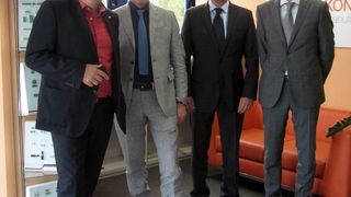 Würth Elektronik: Nach der Unterzeichnung des Kaufvertrages am 21.5. am Firmensitz von Stelvio Kontek in Oggiono. Oliver Konz (WE), Marco Crippa (SK), Thomas Schrott (WE), Luca Brigatti (SK) (v.l.n.r.). (Bild: Würth)