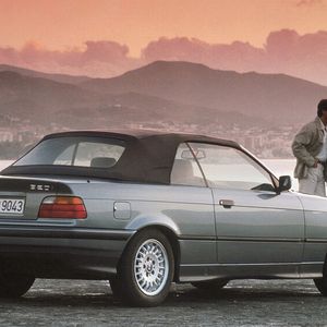 1993 hat BMW die 3er-Generation E36 als Cabriolet vorgestellt.(Bild:  BMW)
