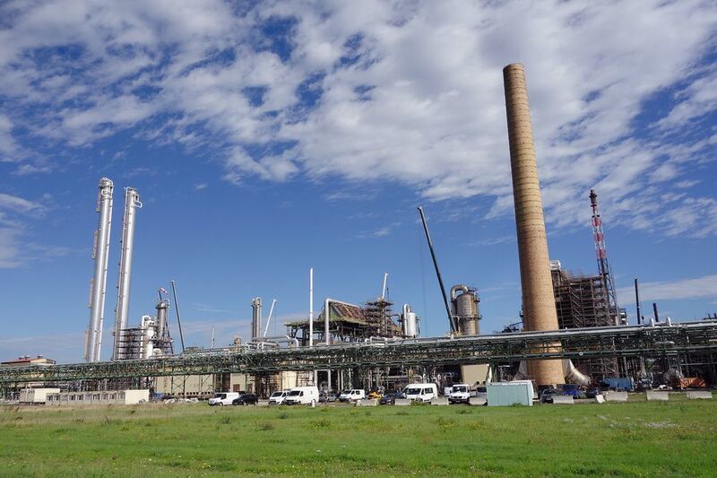 Turnaround bei Sonnenschein: Das Werk in Böhlen umfasst besonders viele freistehende Anlagen. Das begrenzt den Zeitraum auf die warmen Jahreszeiten. (Tüv Süd)