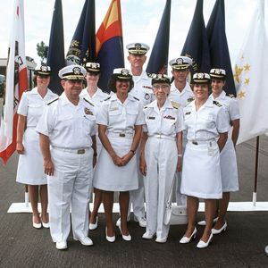 Mitglieder des Naval Data Automation Center aus San Diego zusammen mit Grace Hopper im Jahr 1985.(Bild:   / CC0)