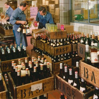 Historisches Bild vom Lager im BASF-Weinkeller (Bild: BASF)