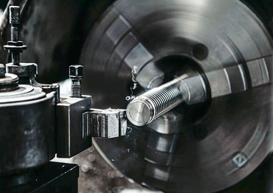 The digital platform Laserhub reduces the effort for procuring laser and bent parts at KHB.(Image:  KHB)