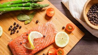 Dank moderner Verpackungsanlagen kommen Lebensmittel frisch auf den Tisch. Reihenklemmen von Wago helfen dabei die Produkte steril zu verpacken. (CC0 Public Domain, pixabay.com)