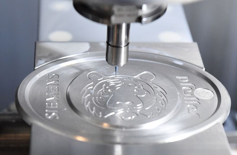 Insgesamt geht das Unternehmen davon aus, die Rüstzeiten dank der digitalen Prozesskette um bis zu 50 Prozent reduzieren zu können.  (Bild: Siemens)