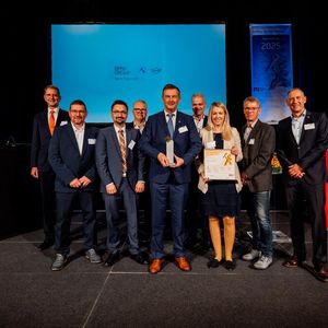 Der Sieger des diesjährigen Benchmark-Wettbewerbs "Excellence in Production", der "Werkzeugbau des Jahres 2025", ist der interne Werkzeugbau der BMW Fahrzeugtechnik GmbH am Standort Eisenach.(Bild:  WZL/Martin Braun)