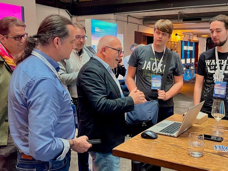 …zeigte auch nochmals in der Business Break, wie Sensordaten über APIs sicher in der Cloud landen. (Bild: Vogel IT-Akademie)