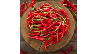 Capsaicinoid – ein Inhaltsstoffe in Chili und Peperoni – kann als Hemmstoff gegen Blutkrebszellen eingesetzt werden. (© pilipphoto - Fotolia)
