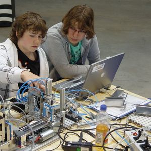 Lernsystem für Automatisierungstechnik an Schulen