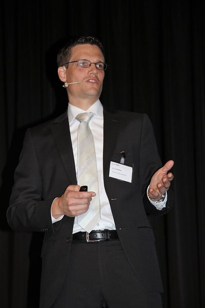 Dr. Tobias Moser (Leiter Technik und Geschäftsleitungsmitglied Fischer AG) zeigte in seinem Vortrag eindrücklich auf, welche Anforderungen heute an die Spindelhersteller gestellt werden und wie sie gelöst werden können.  (Bild: Böhm)