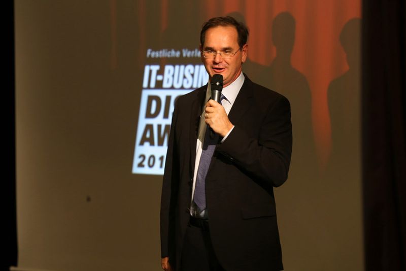 Werner Nieberle, GF von Vogel IT-Medien GmbH, begrüßte die Gäste. (IT-BUSINESS)