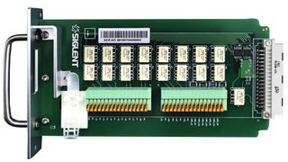 Schaltmatrix: Die Scannercard eines Digitalmultimeters. Solch ein ausgestattetes Multimeter lässt sich für verschiedene Applikationen einsetzen. (Bild: Siglent)