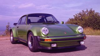 Der 911 Turbo von 1974 ist der erste Porsche mit Turbolader. (Foto: Porsche)