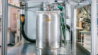 In the ammonia cracker, NH3 is broken down into a gas mixture of 75 % hydrogen and 25 % nitrogen. (Source:ZBT / Nadine van der Schoot)